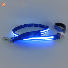 Bunte LED-Hundeleinen mit zwei optischen Fasern, schöne, im Dunkeln leuchtende Hundeleinen und Halsbänder für die Sicherheit von Haustieren in der Nacht