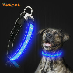 Plaine personnalisée en gros collier pour animaux de compagnie lumière tactique collier de chien laisse clignotant lueur USB collier de chien de luxe
