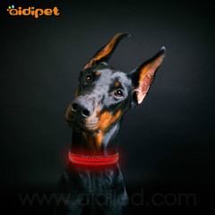 Hundehalsband aus PU-Leder mit LED-Beleuchtung, wiederaufladbar, drei blinkende Modi, beleuchtetes Hundehalsband