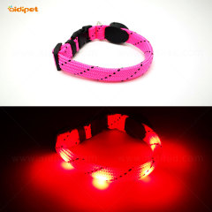 Meistverkaufte Produkte Nylon-Hundehalsband Wasserdichtes blinkendes LED-Leder-Hundehalsband Haustier-Hundehalsband
