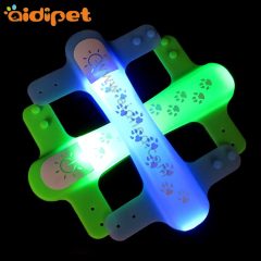 Accessorio per guinzaglio per collare per cani a LED impermeabile in silicone staccabile per collare per animali domestici