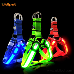 Einfarbiges LED-Hundehaustiergeschirr Brust Reflektierendes Nylongeschirr mit LED Heißer Verkauf LED-Hundegeschirr