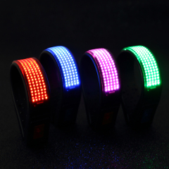 Luce lampeggiante di sicurezza per la corsa notturna Luce per clip per scarpe a LED con schermo a LED Luce per clip per scarpe di diversi modelli