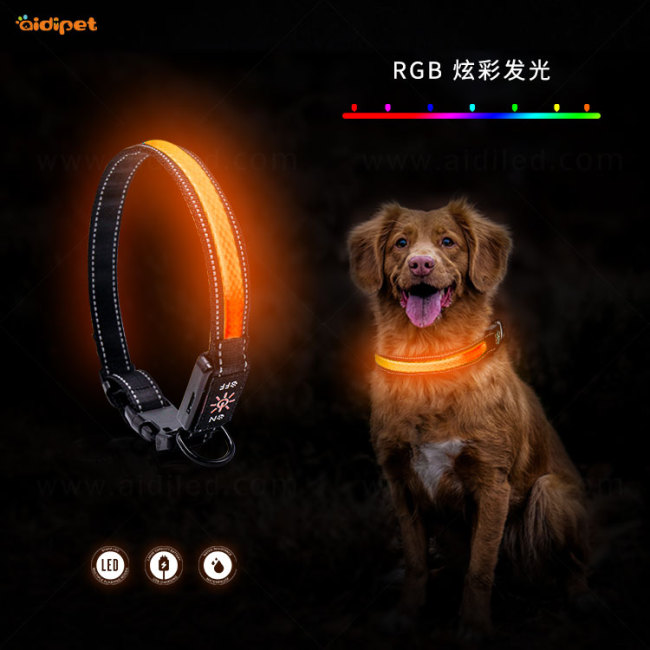 Sept couleurs changeantes LED RVB éclairent les colliers de chien de compagnie colliers de marche de nuit de sécurité pour animaux de compagnie lumineux avec plusieurs LED