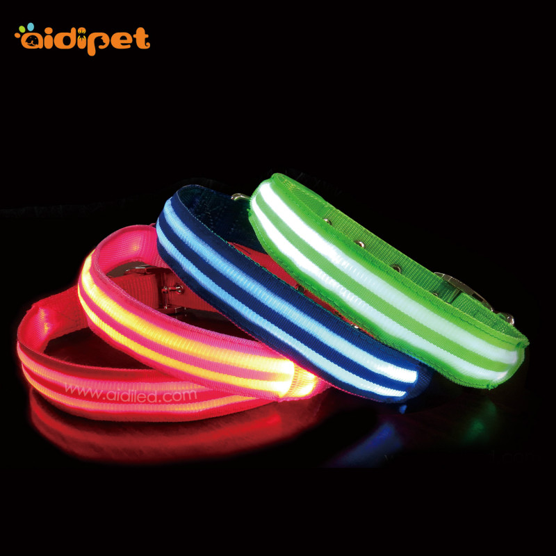 2021 New Custom Logo Button Cell Battery Led Collar for Dogs Flashing Lighted Pet Dog Collar Make Pets Safe