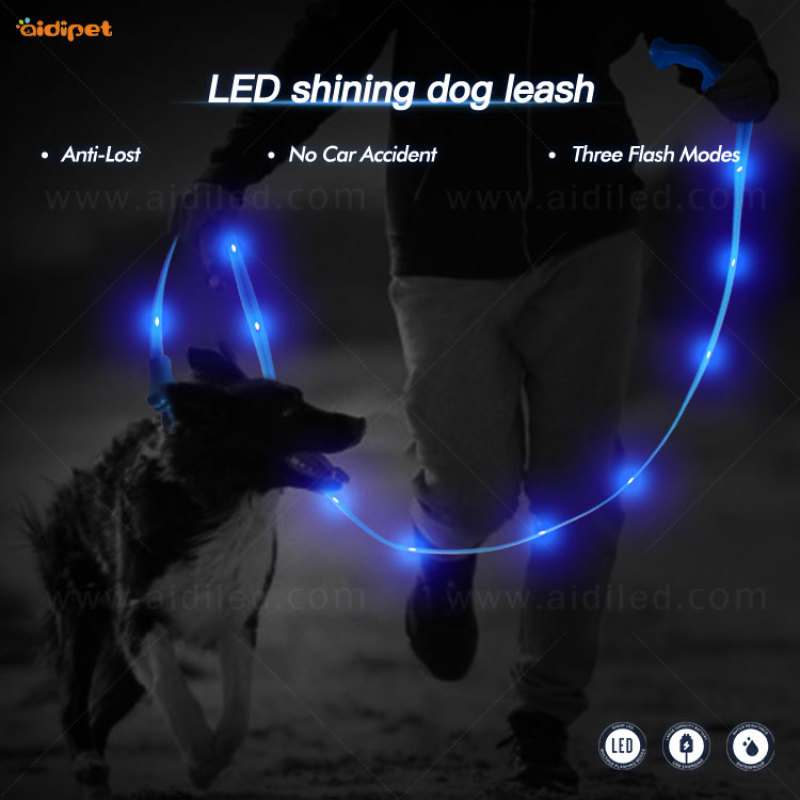 Correa de perro plana LED de PVC con batería recargable, estilo de luz de punto, correa ligera para mascotas