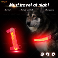 Nützliche LED-Hundehalsband-Lichtabdeckung Haustier-Leinenhalsband-Zubehör Blinkendes Zeug zum Schutz der Sicherheit des Hundes Leuchtlicht im Dunkeln