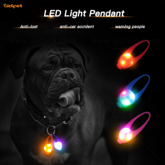 Pingente de coleira brilhante de silicone macio impermeável com luzes LED para cão Clip-on coleira LED luz intermitente de três leds