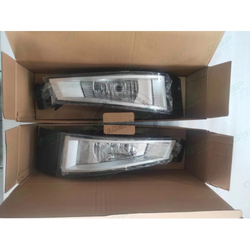 FOG LAMP ONE BULB HOLE RH 21221151 22332592 LH 21221152 22332593 FOR VOLVO FH EUROPEAN TRUCK