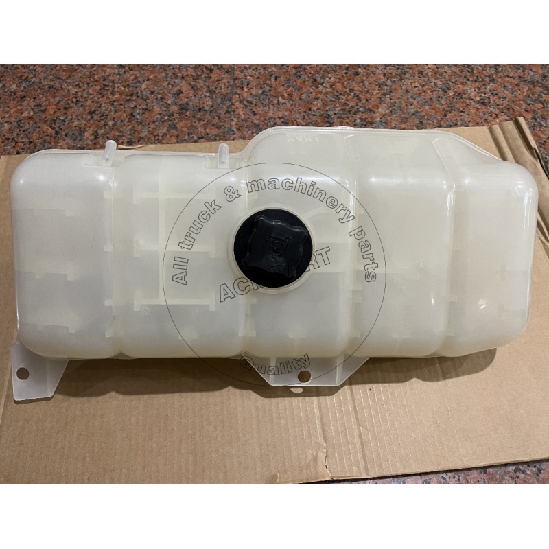 Truck Engine Coolant Expansion Tank for VOLVO OEM 1674918 3979764 Truck Engine Coolant Expansion Tank for VOLVO OEM 1674918 3979764