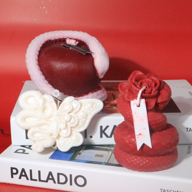 C&H Special Rose Flower Soy Wax Candle Apple Bear Shape Red Scent Candle Customized Home Deco