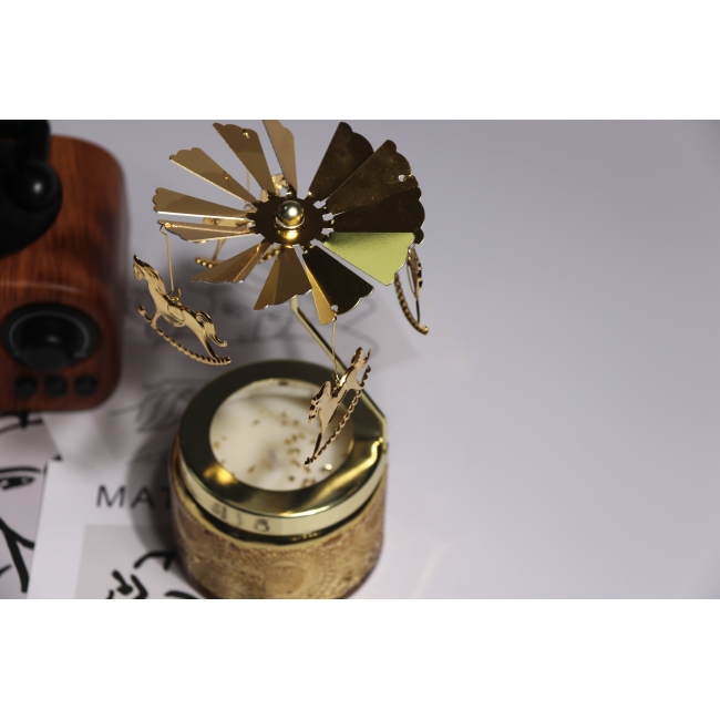 C&H Spinning Carousel Scent Candle Tealight Metal Rotating Candlestick Delicate Soy Wax Candle
