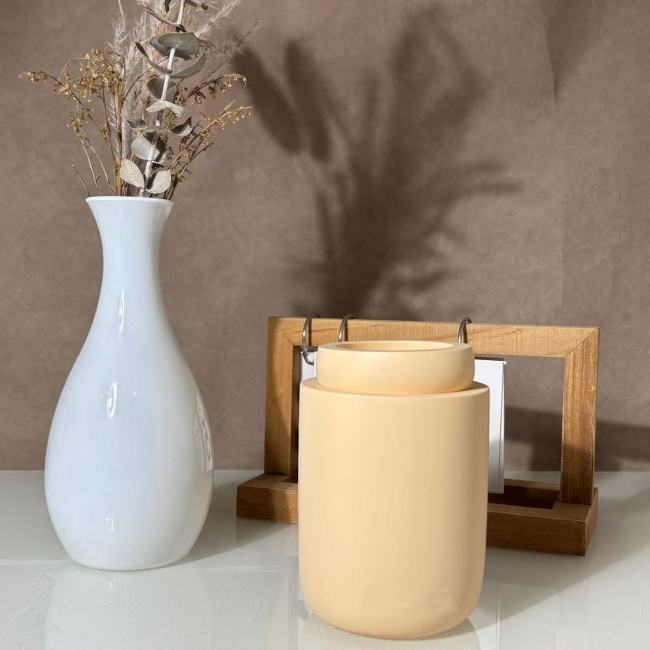 C&H Unique Luxury Porcelain Candle Vessels Empty Candle Containers Custom Ceramic Candle Jar