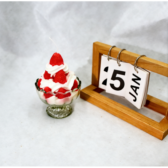 C&H Strawberry Cream Tower Handmade Soy Wax Scented Candle Private Label Scented Scented Candle For Gift