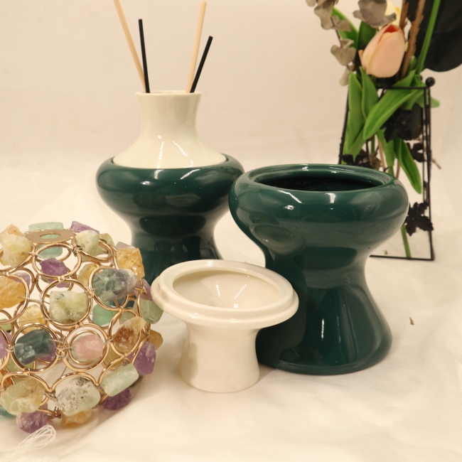C&H Luxury Handmade Green White Ceramic Reed Diffuser for Modern Home Decor Spa Ambiance Private Label