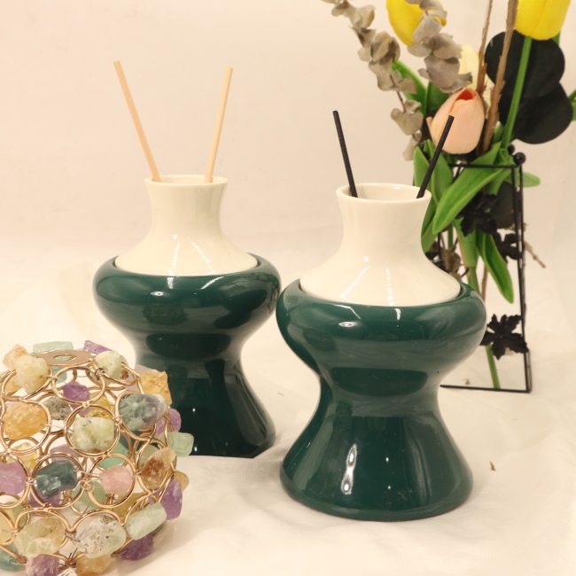 C&H Luxury Handmade Green White Ceramic Reed Diffuser for Modern Home Decor Spa Ambiance Private Label