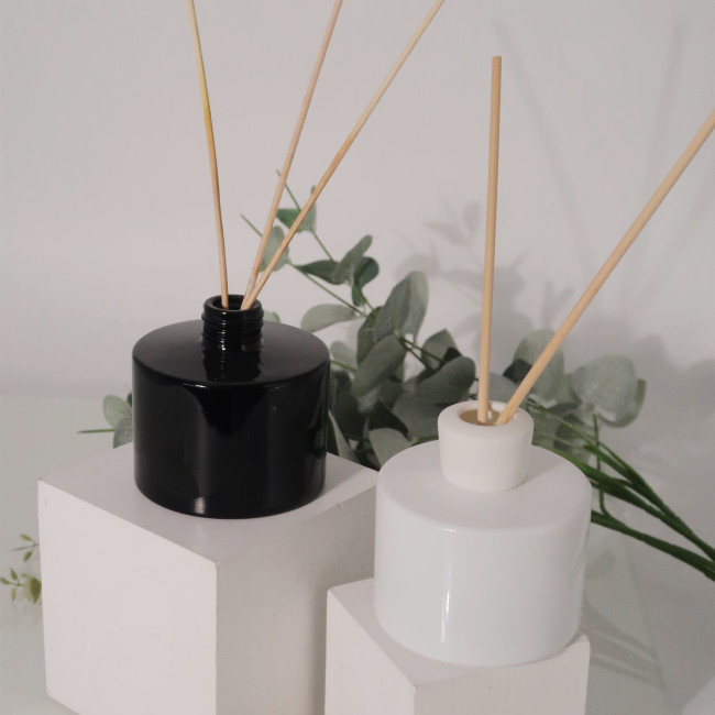 C&H Custom Round White Color Reed Diffuser Glass Bottle Logo Customized Ceramic Reed Diffuser Bottle for Home Deco