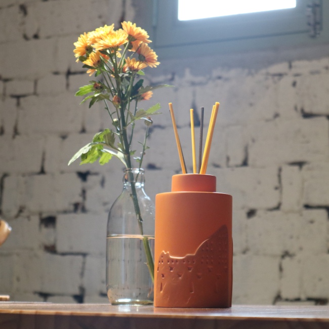 C&H High Quality Customized Logo Design Embossed Desert Building Empty Cement Candle Jar Set