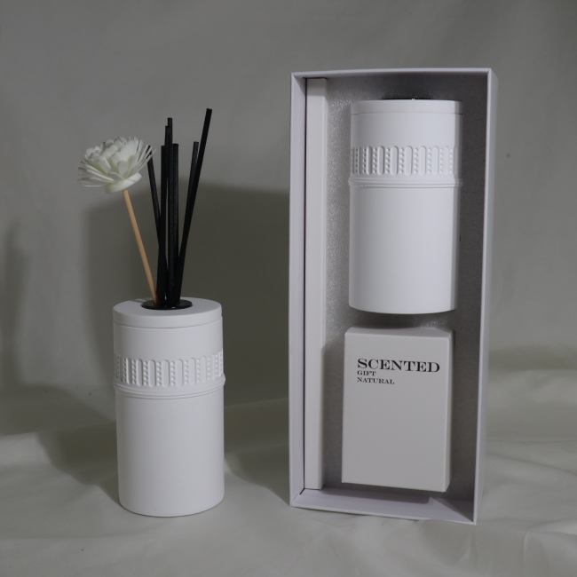 C&H Home Deco Aroma Custom Label Ceramic Reed Diffuser Bottle Oil Candles Set with Candlesticks Decorative Candles Gift Set