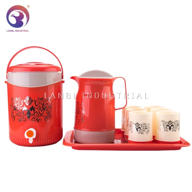 Customized 8 PCS Dinnerware Sets Plastic Water Jug With Cups