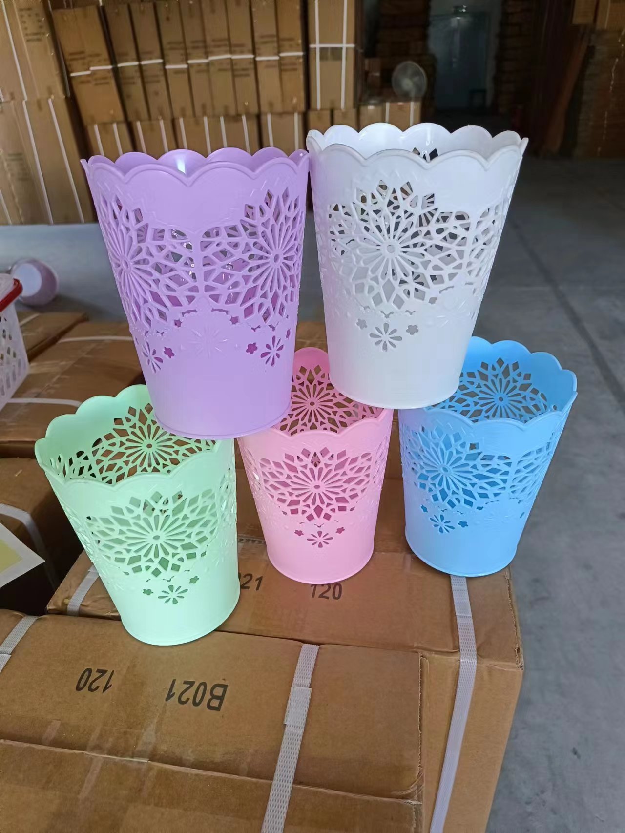 Creative Plastic Trash Can Household Living Room Bedroom Bathroom Trash  Plastic Garbage Bin