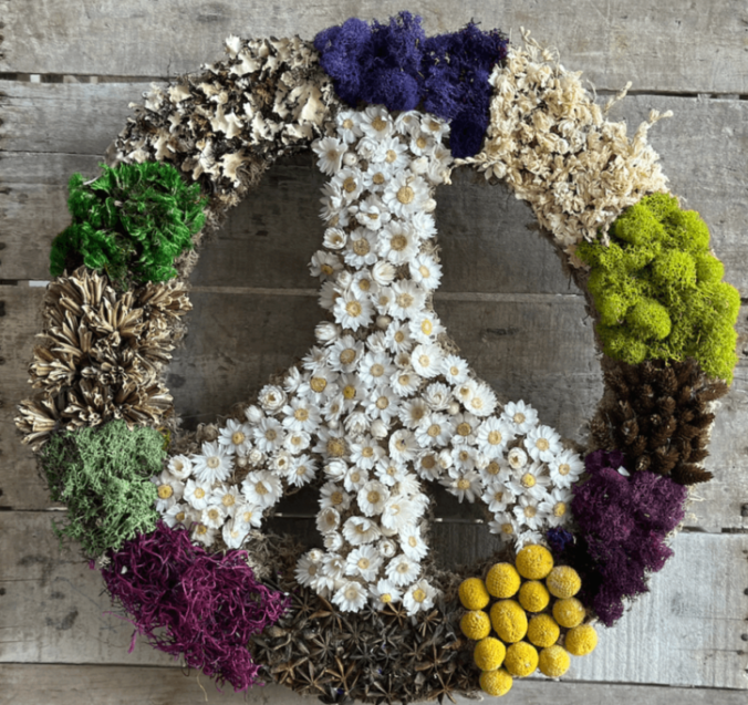 Dried Flower Arrangements Using Preserved Moss