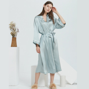 Vente en gros Robes longues en soie à col en V pour femmes
