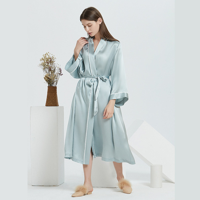 Vente en gros Robes longues en soie à col en V pour femmes