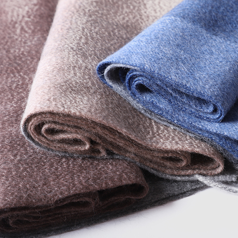 L'écharpe pour hommes en cachemire en tricot à rayures unies accepte la personnalisation