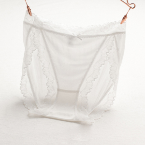 Calcinha de seda de malha sexy e confortável de cintura média de renda respirável