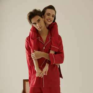 Pijamas de seda de colores sólidos personalizados para parejas