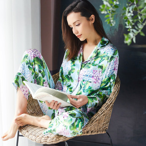 Pyjama en soie à impression numérique de conception de fleurs vertes personnalisées pour femmes