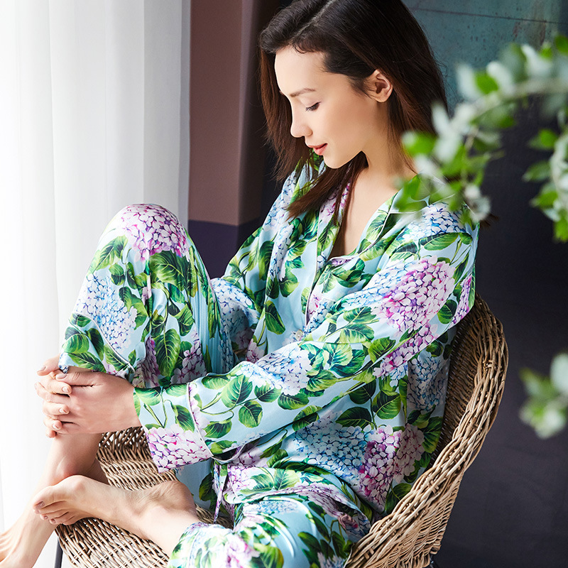 Wholesale Custom Green Flowers Design Digital Print Silk Pajamas
