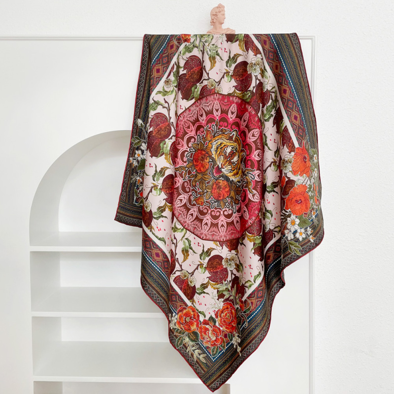 Granatapfel-Doppelseiten-Druck 16 Momme Seiden-Twill-Schal