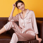 Conjunto de pijama de seda de estilo básico