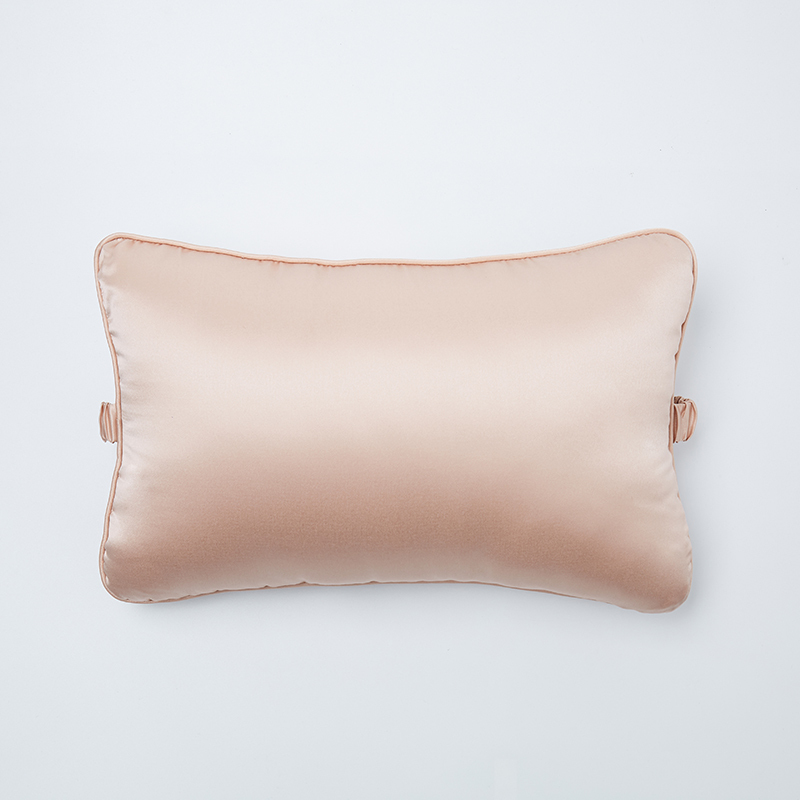 ヘッドレストのカスタマイズ可能なロゴの刺繍のための 100% の桑の絹の首枕車旅行クッション