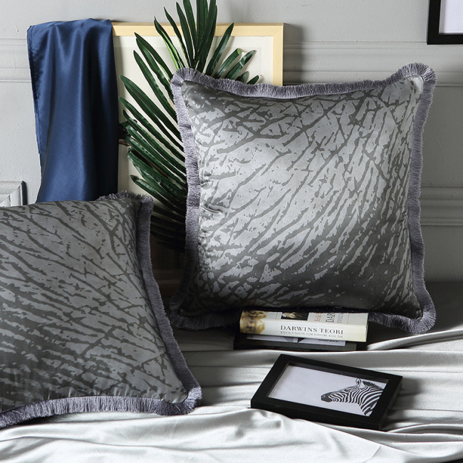 Kundenspezifischer Großhandel bedruckter Charmeuse Silk Square Pillowcase mit Quaste