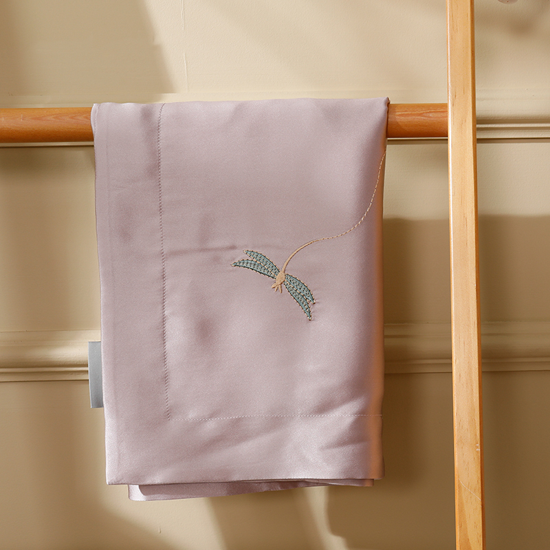 Оптовый индивидуальный логотип или узор с вышивкой 22 Момми шелковые наволочки для кровати