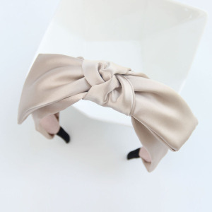 Faixa de cabeça de seda com etiqueta própria e nó de gravata de seda