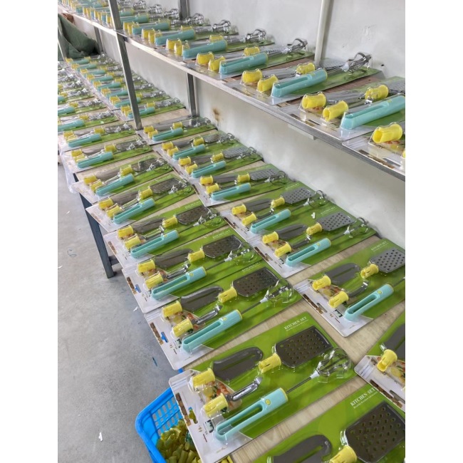 Kitchen multi-functional combination set