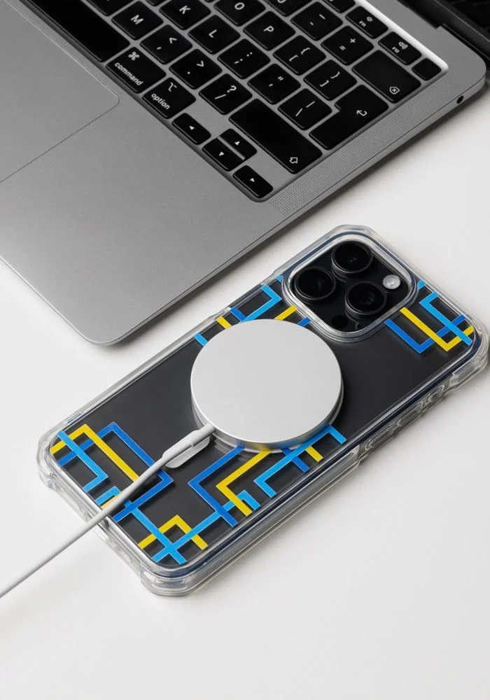 ​​Magnetic Transparent PC+ABS Phone Case