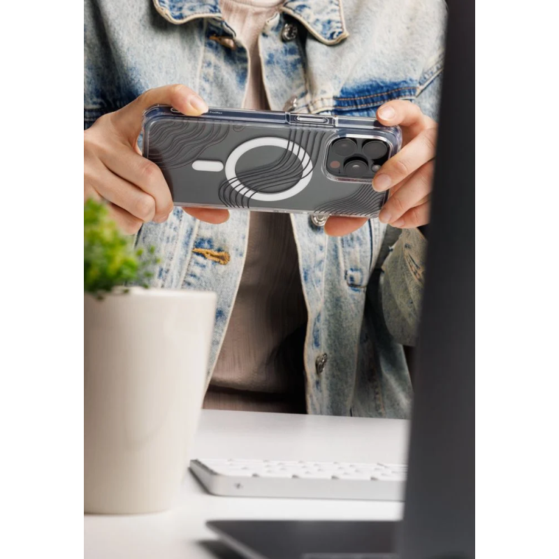 ​​Magnetic Transparent PC+ABS Phone Case