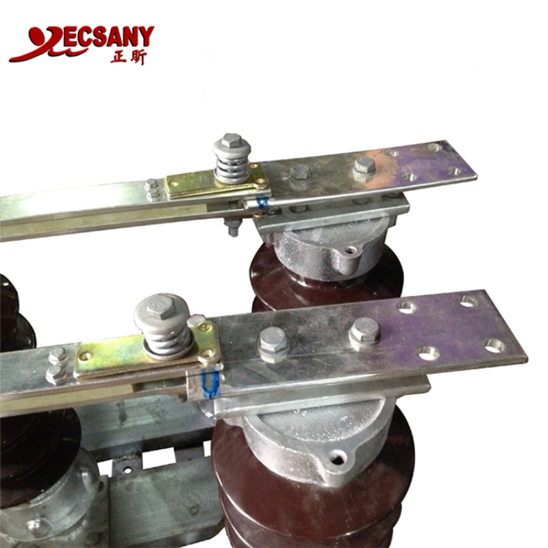35KV 800A Disconnecting Center Rotating Standard Type Porcelain Isolate Switch
