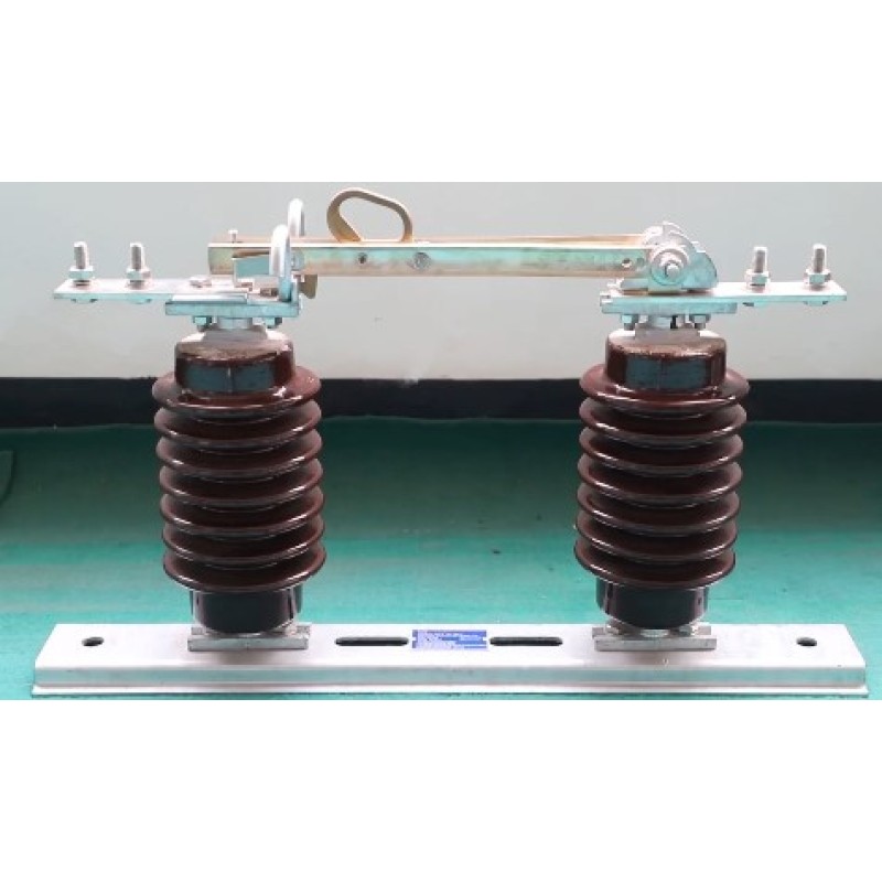 27KV 600A single phase Disconnecting Standard Type Porcelain Isolate Switch