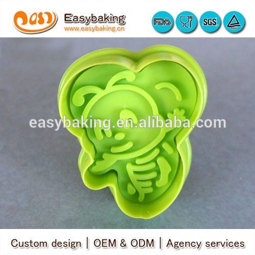 Cake Decorating 3D Plastic Colorful Bee Cookie Cutter Stamp