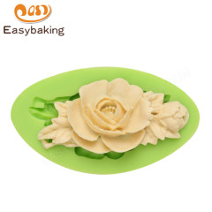 Moule à gâteau en silicone en forme de vigne de fleur de rose décoré par un gâteau de mariage