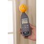 Electromagnetic wave shielding curtain