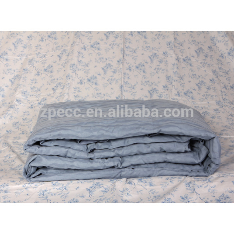 China Edredones de aire acondicionado de microfibra de verano baratos Fabricantes