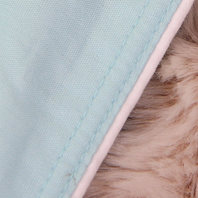 Edredón de hotel, edredón relleno de plumas y plumas de ganso de colores.