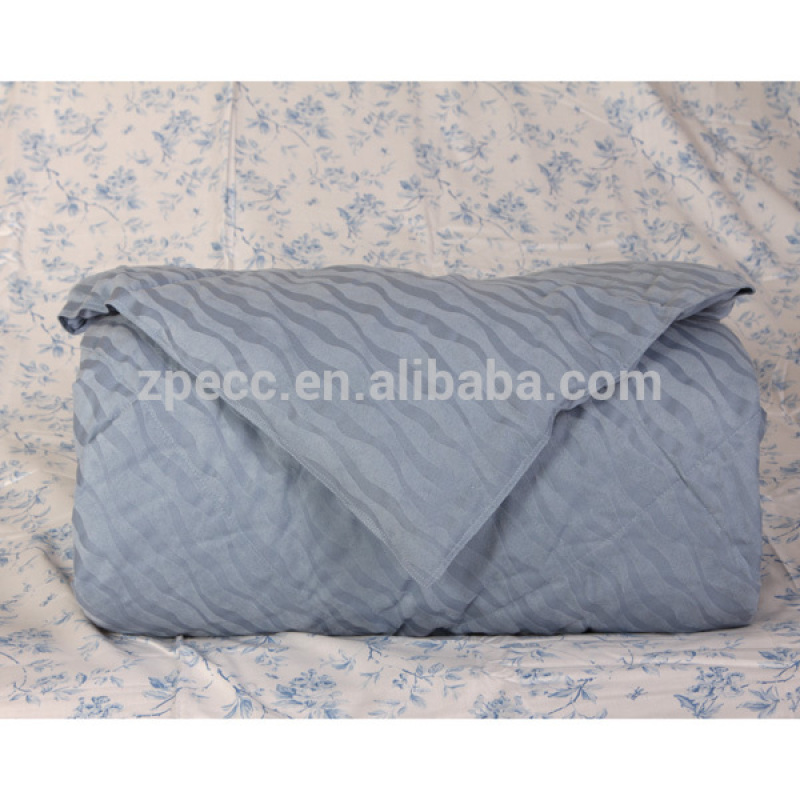 China Edredones de aire acondicionado de microfibra de verano baratos Fabricantes